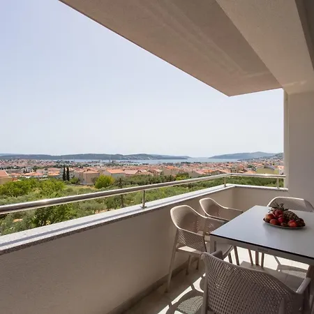 Hill Apartment