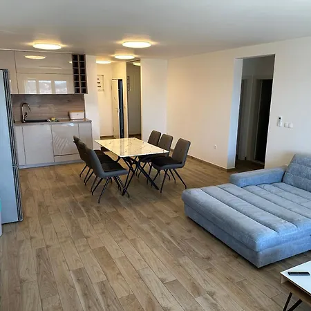 Apartment Hill