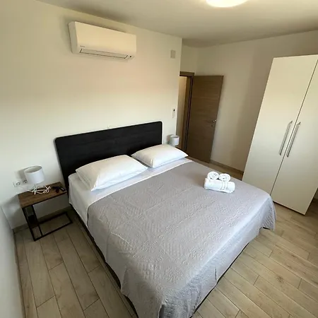 Hill Apartment